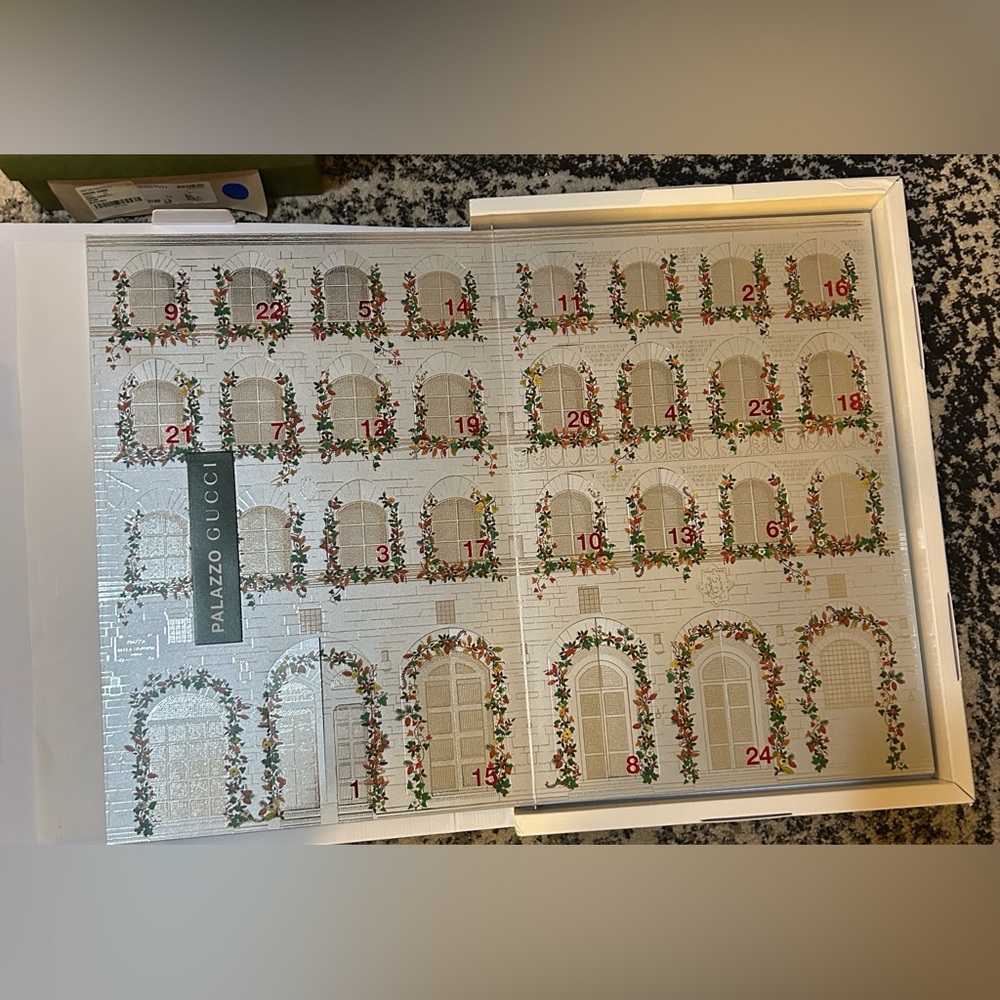 Gucci 2025 Christmas Ornament Calendar Gift box 24 Christmas Ornaments Included